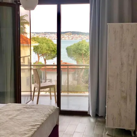 Lemon Garden Cunda Ξενοδοχείο *