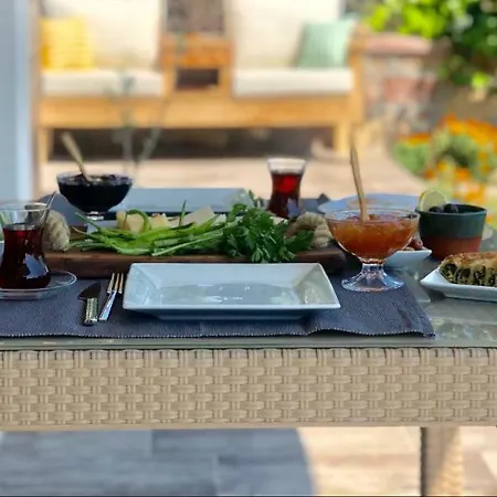Lemon Garden Cunda Ξενοδοχείο *